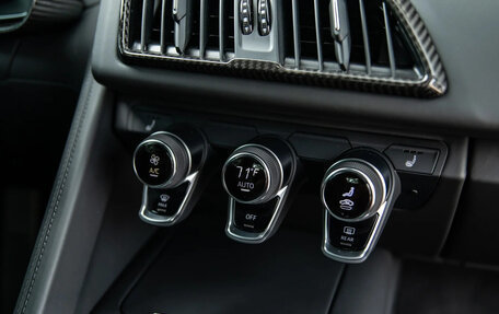 Audi R8, 2023 год, 25 200 000 рублей, 34 фотография