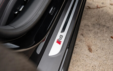 Audi R8, 2023 год, 25 200 000 рублей, 38 фотография
