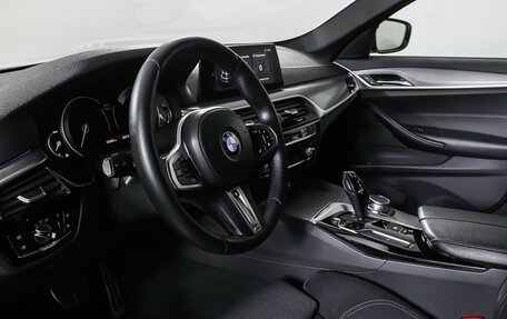 BMW 5 серия, 2017 год, 3 199 000 рублей, 15 фотография