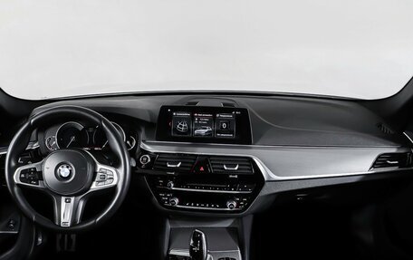 BMW 5 серия, 2017 год, 3 199 000 рублей, 13 фотография