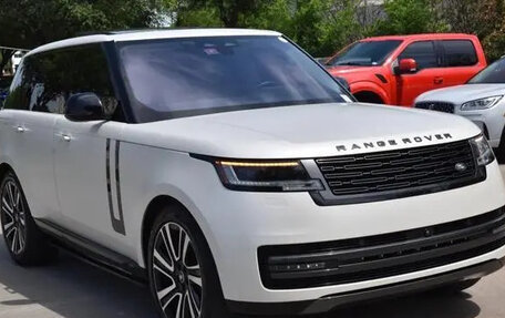 Land Rover Range Rover IV рестайлинг, 2023 год, 12 200 000 рублей, 2 фотография