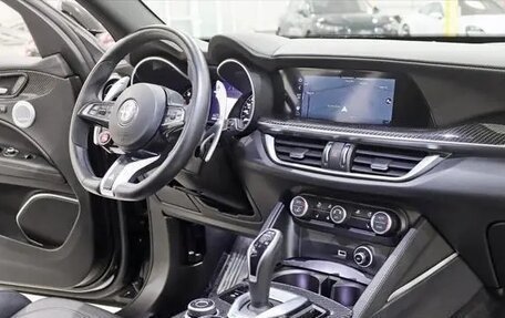 Alfa Romeo Stelvio, 2021 год, 6 254 782 рублей, 28 фотография
