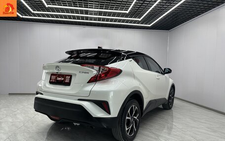 Toyota C-HR I рестайлинг, 2021 год, 1 500 000 рублей, 4 фотография