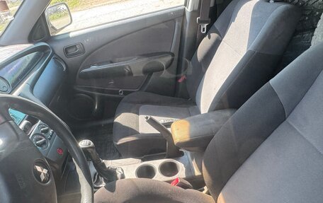 Mitsubishi Outlander III рестайлинг 3, 2007 год, 300 000 рублей, 4 фотография