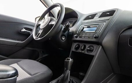 Volkswagen Polo VI (EU Market), 2014 год, 837 000 рублей, 28 фотография