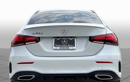 Mercedes-Benz A-Класс, 2021 год, 4 165 000 рублей, 5 фотография