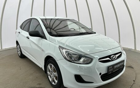 Hyundai Solaris II рестайлинг, 2013 год, 680 000 рублей, 3 фотография