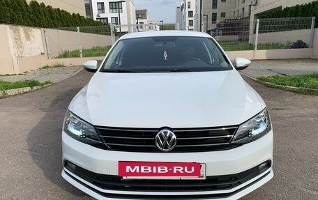 Volkswagen Jetta VI, 2017 год, 1 060 000 рублей, 2 фотография