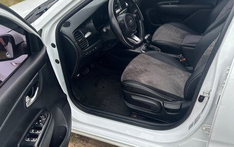 KIA Rio IV, 2018 год, 1 360 000 рублей, 3 фотография