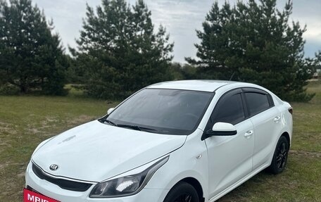 KIA Rio IV, 2018 год, 1 360 000 рублей, 6 фотография