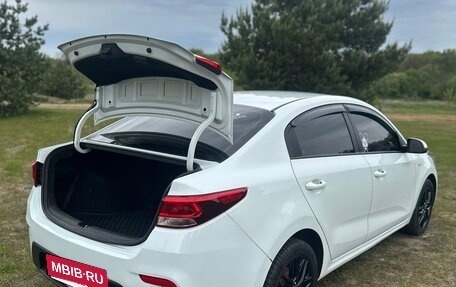 KIA Rio IV, 2018 год, 1 360 000 рублей, 9 фотография