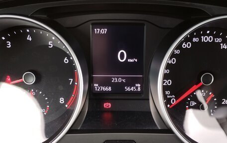 Volkswagen Tiguan II, 2019 год, 2 000 000 рублей, 9 фотография