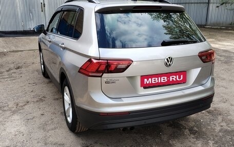 Volkswagen Tiguan II, 2019 год, 2 000 000 рублей, 2 фотография