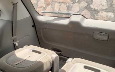 KIA Carnival III, 2006 год, 930 000 рублей, 2 фотография