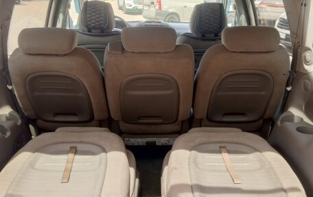 KIA Carnival III, 2006 год, 930 000 рублей, 10 фотография