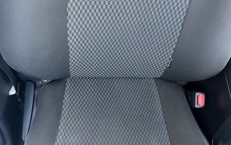 Toyota RAV4, 2015 год, 2 199 000 рублей, 27 фотография