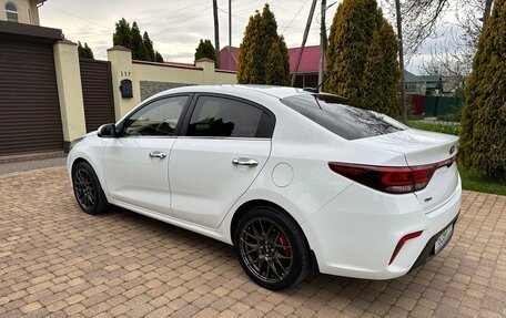 KIA Rio IV, 2018 год, 1 690 000 рублей, 4 фотография
