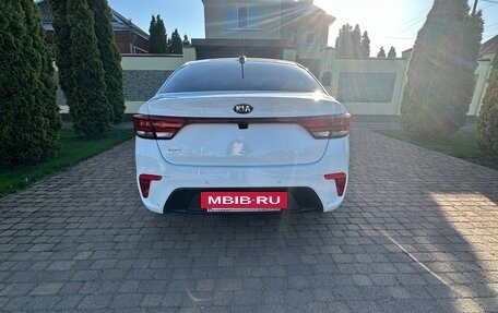 KIA Rio IV, 2018 год, 1 690 000 рублей, 2 фотография