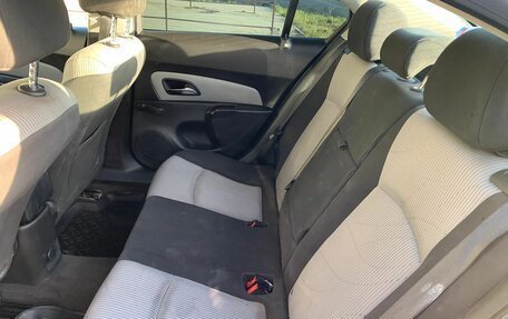 Chevrolet Cruze II, 2011 год, 700 000 рублей, 8 фотография