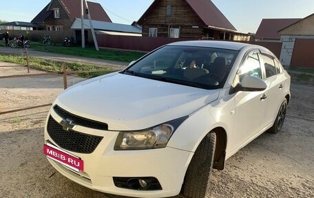 Chevrolet Cruze II, 2011 год, 700 000 рублей, 3 фотография