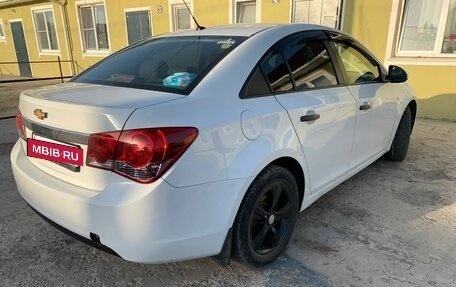 Chevrolet Cruze II, 2011 год, 700 000 рублей, 9 фотография