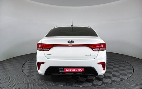 KIA Rio IV, 2018 год, 1 250 000 рублей, 10 фотография