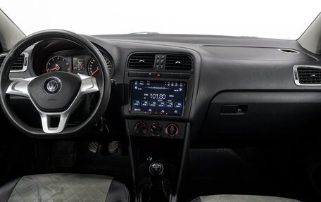 Volkswagen Polo VI (EU Market), 2016 год, 850 000 рублей, 17 фотография