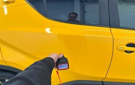 Toyota C-HR I рестайлинг, 2019 год, 2 599 900 рублей, 26 фотография