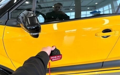 Toyota C-HR I рестайлинг, 2019 год, 2 599 900 рублей, 21 фотография