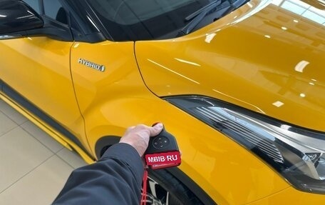 Toyota C-HR I рестайлинг, 2019 год, 2 599 900 рублей, 28 фотография