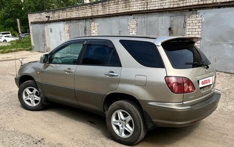 Toyota Harrier, 1999 год, 820 000 рублей, 3 фотография