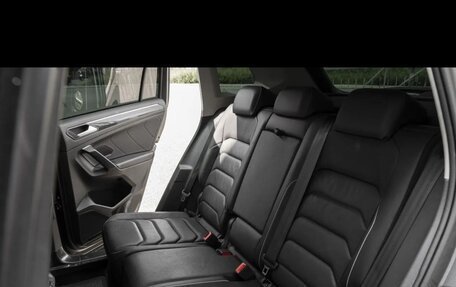 Volkswagen Tiguan II, 2021 год, 3 980 000 рублей, 4 фотография
