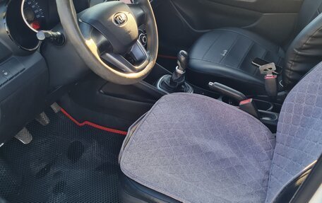 KIA Rio III рестайлинг, 2013 год, 850 000 рублей, 7 фотография