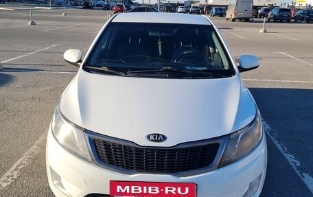 KIA Rio III рестайлинг, 2013 год, 850 000 рублей, 10 фотография