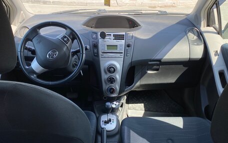 Toyota Yaris III рестайлинг, 2007 год, 590 000 рублей, 4 фотография
