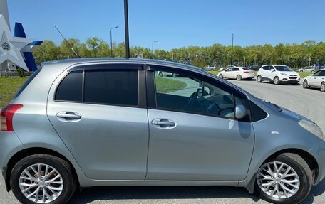 Toyota Yaris III рестайлинг, 2007 год, 590 000 рублей, 2 фотография