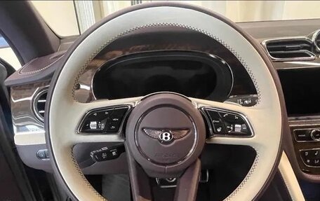 Bentley Bentayga I, 2024 год, 31 900 000 рублей, 6 фотография