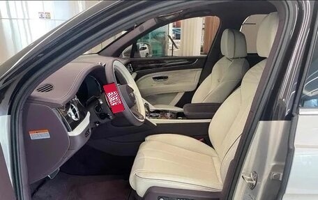 Bentley Bentayga I, 2024 год, 31 900 000 рублей, 5 фотография