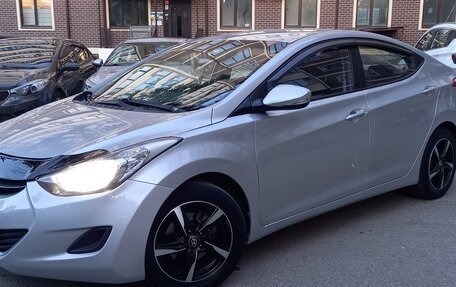 Hyundai Avante, 2012 год, 995 000 рублей, 2 фотография
