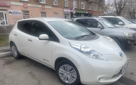 Nissan Leaf I, 2013 год, 1 380 000 рублей, 13 фотография