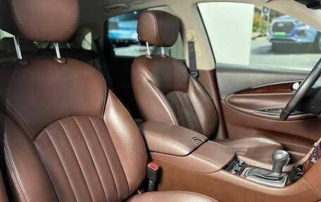 Infiniti QX50 I рестайлинг, 2016 год, 2 530 000 рублей, 17 фотография
