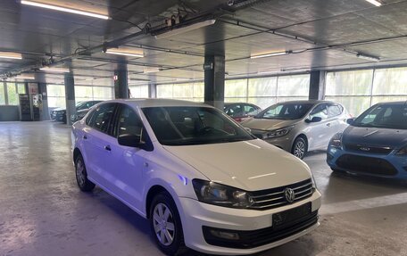 Volkswagen Polo VI (EU Market), 2019 год, 595 000 рублей, 2 фотография