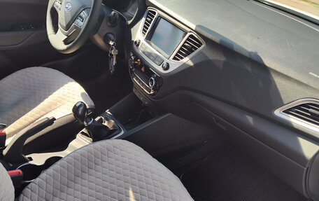 Hyundai Solaris II рестайлинг, 2019 год, 1 250 000 рублей, 10 фотография