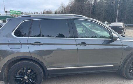 Volkswagen Tiguan II, 2021 год, 3 600 000 рублей, 2 фотография