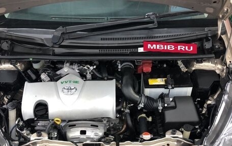 Toyota Vitz, 2015 год, 950 000 рублей, 3 фотография