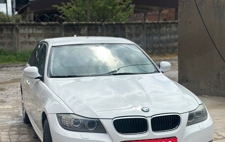 BMW 3 серия, 2011 год, 900 000 рублей, 3 фотография