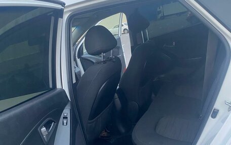 Hyundai ix35 I рестайлинг, 2014 год, 1 050 000 рублей, 10 фотография