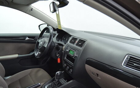 Volkswagen Jetta VI, 2012 год, 960 000 рублей, 24 фотография