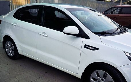 KIA Rio III рестайлинг, 2013 год, 750 000 рублей, 3 фотография
