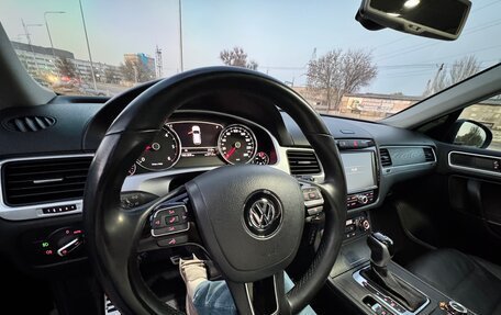 Volkswagen Touareg III, 2012 год, 2 850 000 рублей, 11 фотография